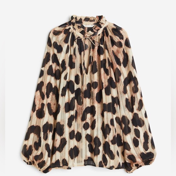 H&M- Ruffle trimmed crepe Blouse (small) - Picture 2 of 3